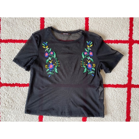 Zara Trafaluc Mesh Flower Embroidered Tee S - Picture 1 of 6